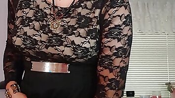 Hot and Horny T-Gilf Mommy Vicki needs a hot young stud!