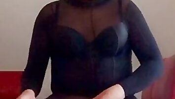 Crossdresser - Transvestit - Sexy black Catsuit & Boots - Nicki-Crossdress